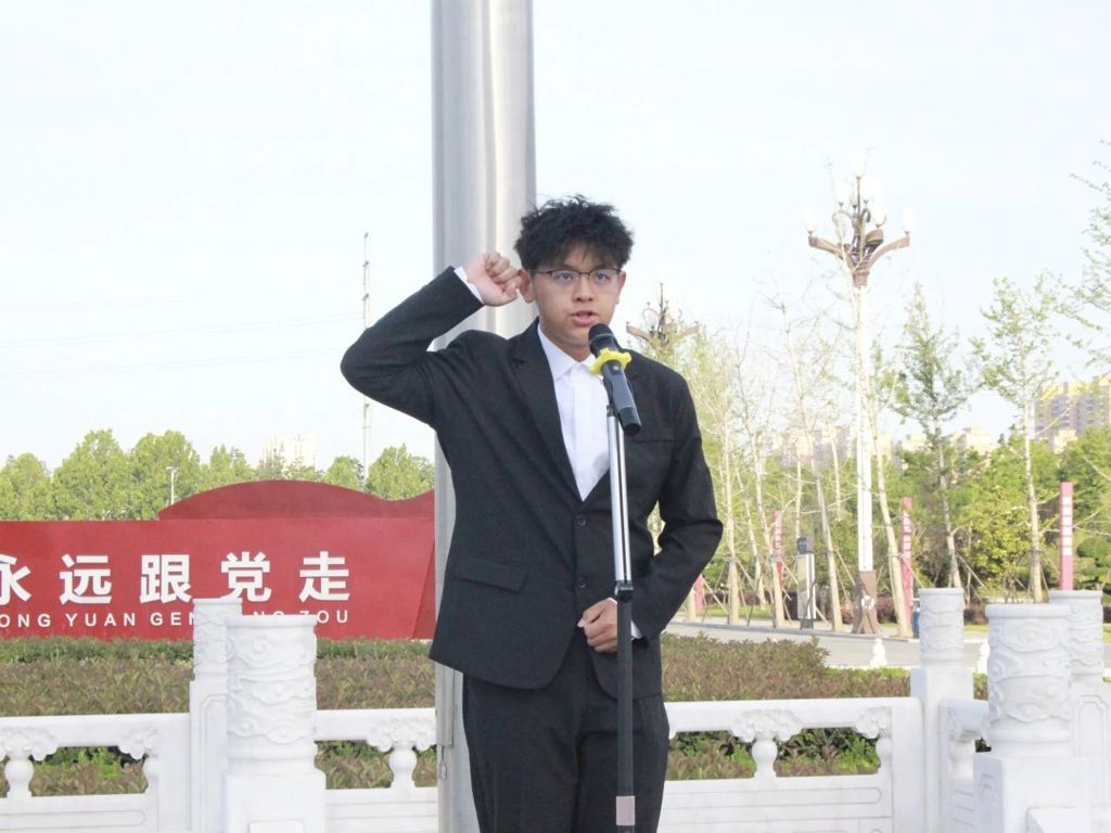 a989eed2c3952d7775f8885b63c8fb76.jpg