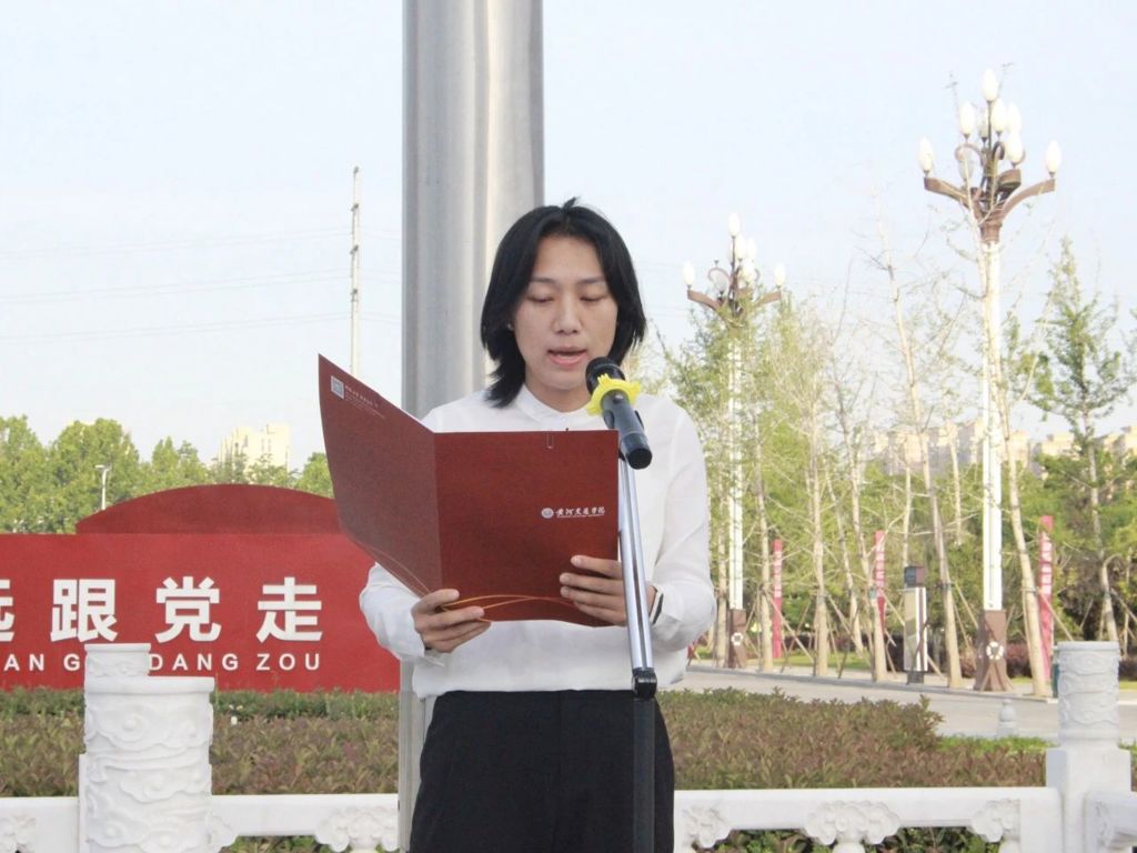 4b6972930db64921f38eaa3a77a1ede3.jpg